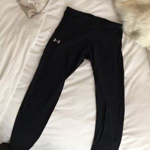 Under Armour black leggings